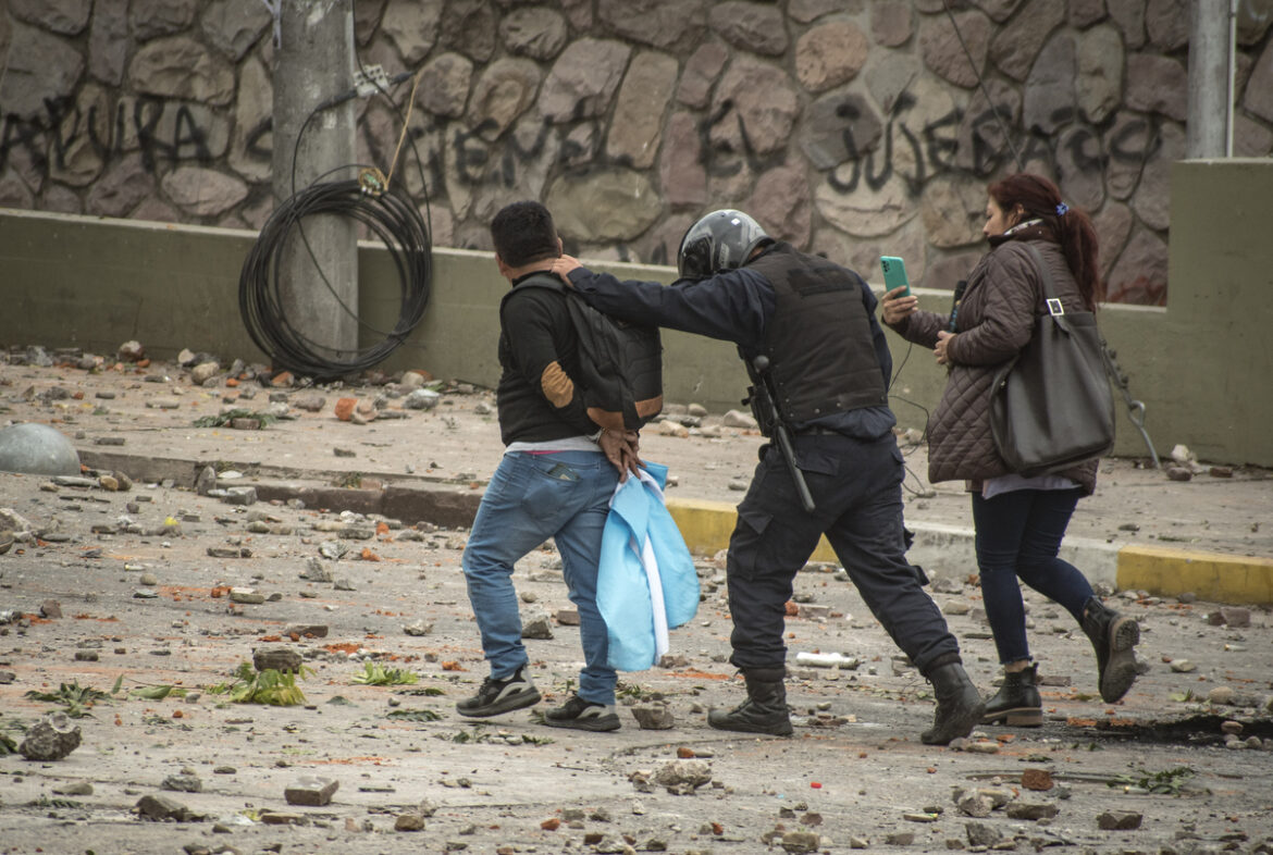 Jujuy.  ¿Contravencional por $2.306.250 por protestar?