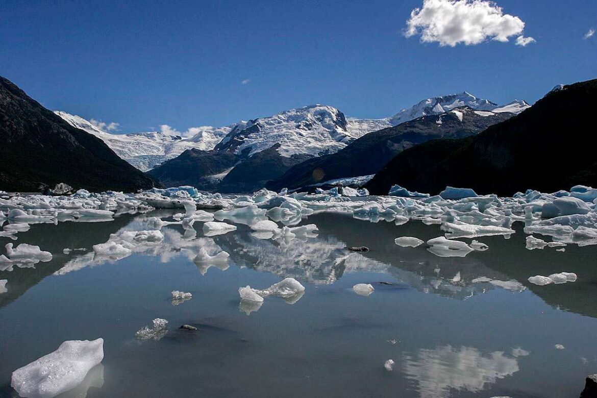 Entregar los ambientes glaciares y periglaciares  es entregar el agua y los sistemas alimentarios regionales